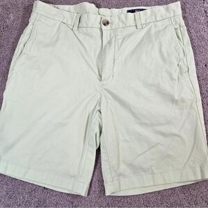 Vineyard Vines Breaker Shorts Light Green Flat Front Chino Mens‎ Size 34 x 8.5"